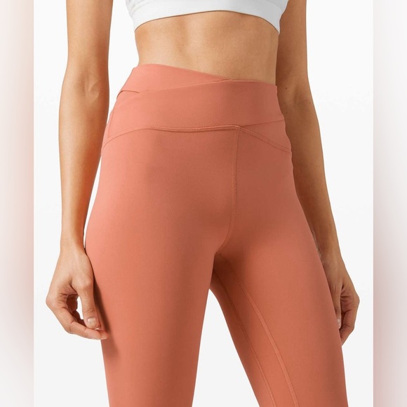 Lululemon Aligned Angles Super-High-Rise Tight 28" - Picture 4 of 4